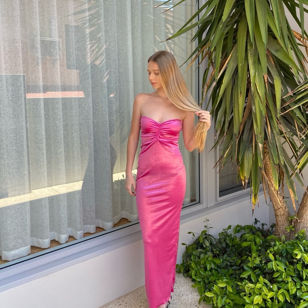 LULU GOWN: HOT PINK